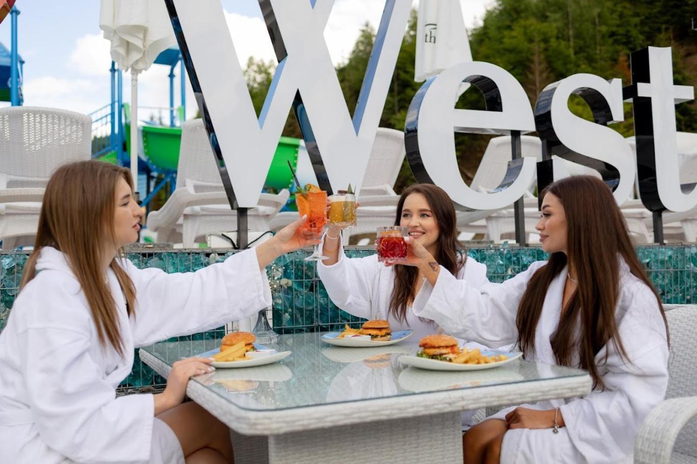 Westhills Cottage Town & Spa بوكوفِل المظهر الخارجي الصورة
